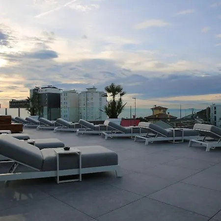 Monaco 4*