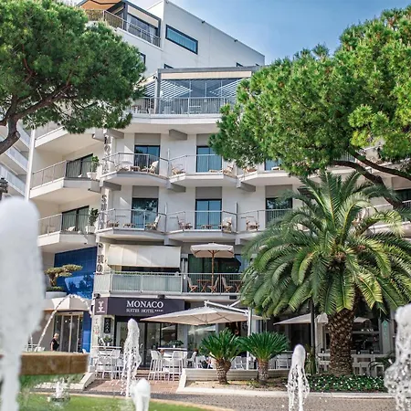 מלון Monaco 4*