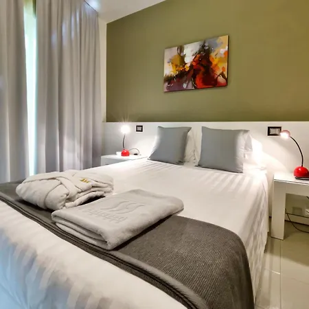 Monaco 4*
