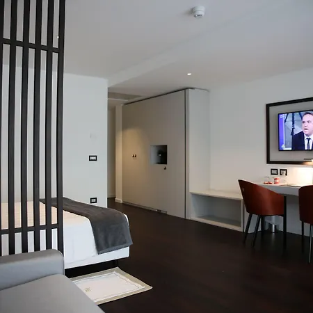 Hotel Monaco 4*